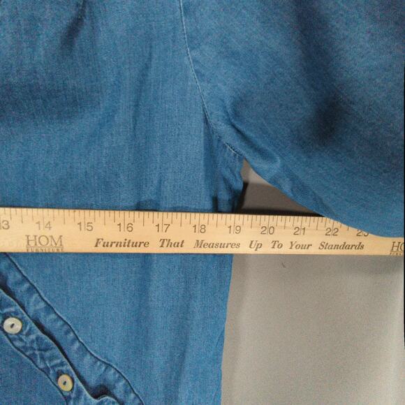 Soft Surroundings Shirt Womens M Blue Chambray Asymmetric Roll Tab - Picture 5 of 7